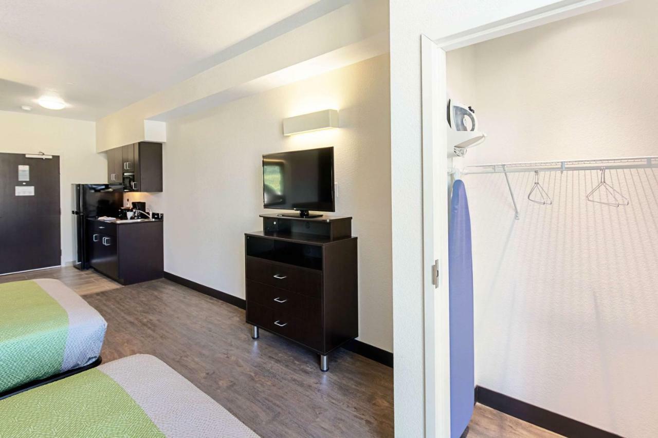 Studio 6 Austin Airport Экстерьер фото