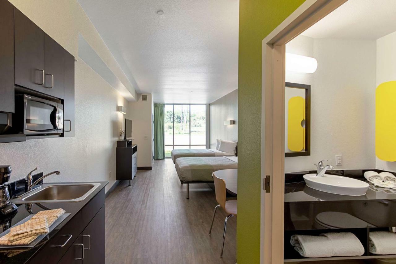 Studio 6 Austin Airport Экстерьер фото