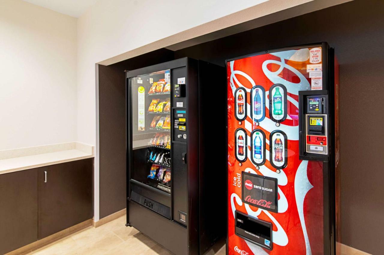 Studio 6 Austin Airport Экстерьер фото