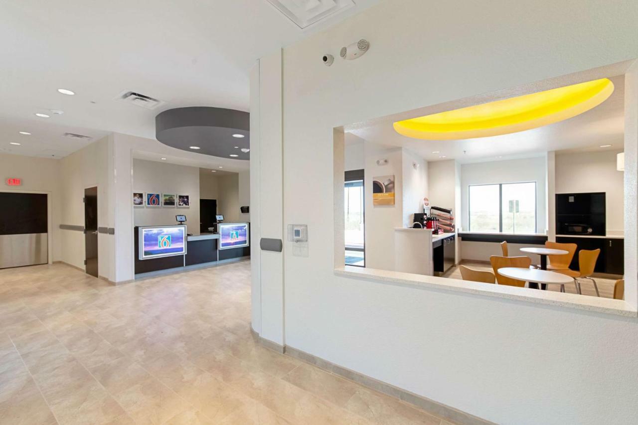 Studio 6 Austin Airport Экстерьер фото